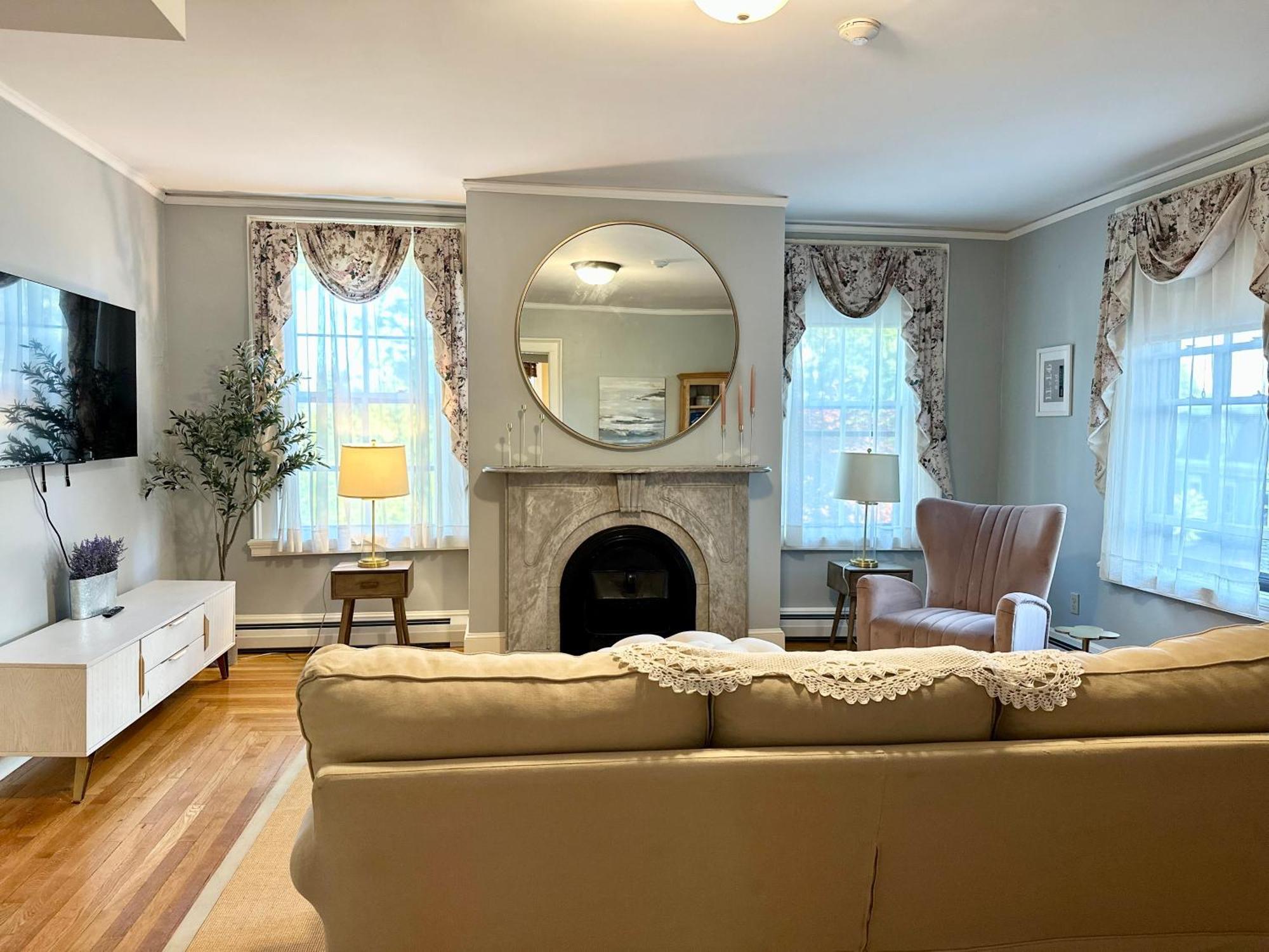 The Underwood-hale House *